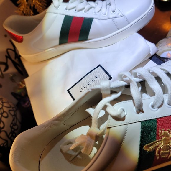 Authentic  Men's Gucci shoe - Picture 4 of 4